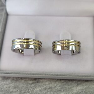 Aliança de Aço Inox Reta com Pedra | 2 Frisos | 2 Filetes de Ouro | 7 mm | Par - Imagem 2