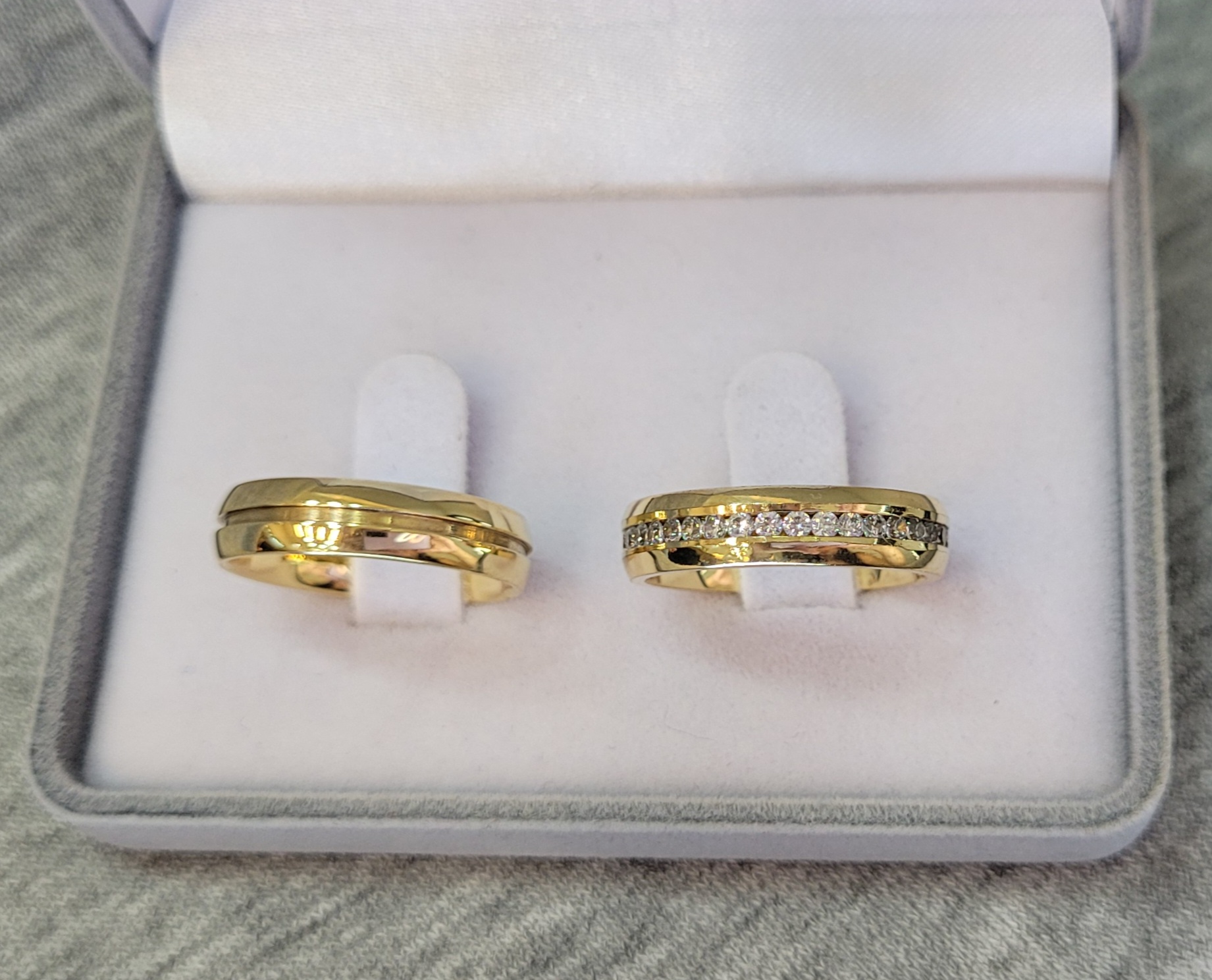 M-MILÃO / M-MILÃO-1 : Aliança de Moeda Abaulada com Pedras | Friso | 5 mm | Milão | Par - Imagem 2