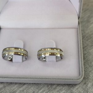 500 : Aliança de Aço Inox Abaulada Unissex | Recartilhada | 2 Frisos | 2 Filetes de Ouro | 6 mm | Unidade - Imagem 3