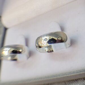 AG114/ AG114-1 : Aliança de Prata Abaulada com Pedra | Tradicional | 6 mm | Par - Imagem 2