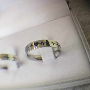 087M / 087F : Aliança em Aço Inox | Batimentos | Coração | 4 mm | Par - Imagem 3