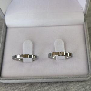Aliança de Aço Inox Reta com Pedra | 2.5 mm | Par - Imagem 2