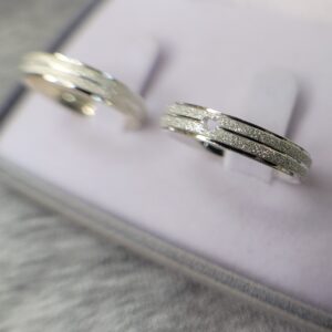 Aliança de Prata Reta Diamantada | 4 mm | AG 1005 | Par - Imagem 2