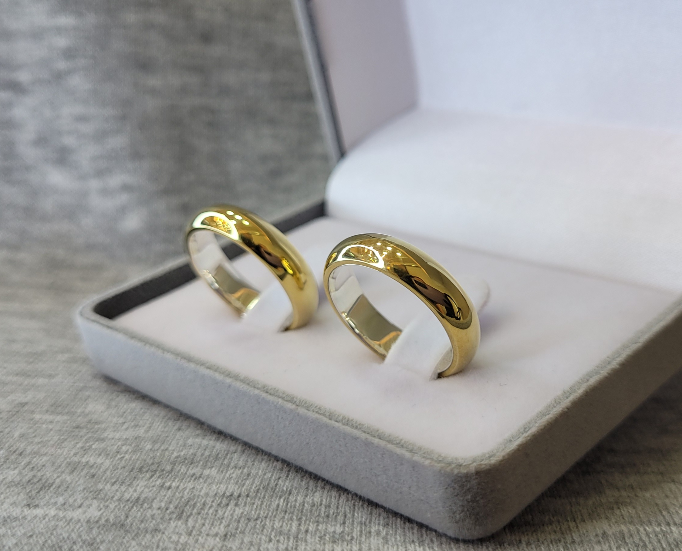 AGM01 / AGM01-1 : Aliança de Moeda Abaulada | Tradicional | 5 mm | C/ forro de Prata | Par