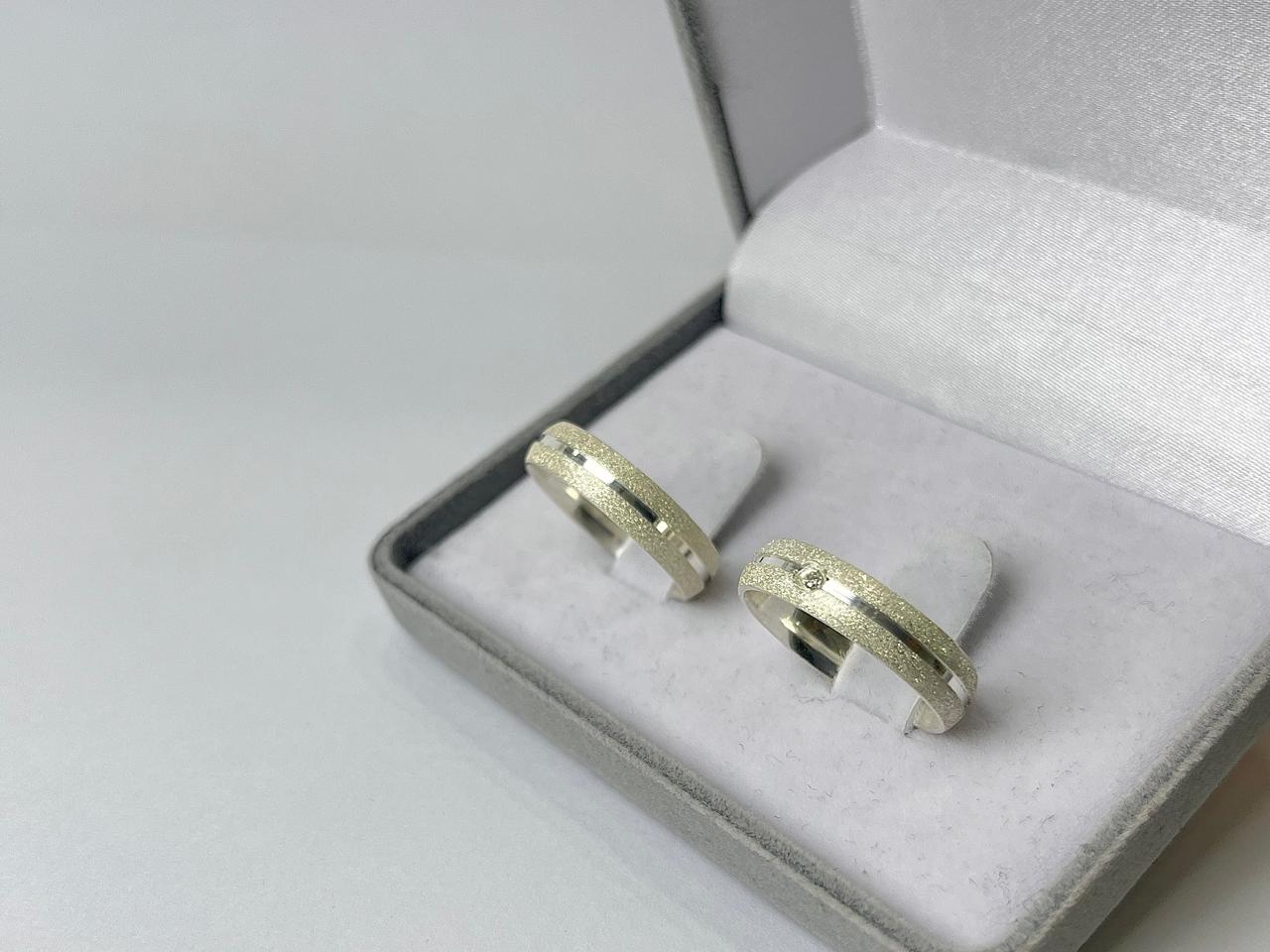 AG063 / AG063-1 : Aliança de Prata Abaulada Diamantado | Friso | 5 mm | Par