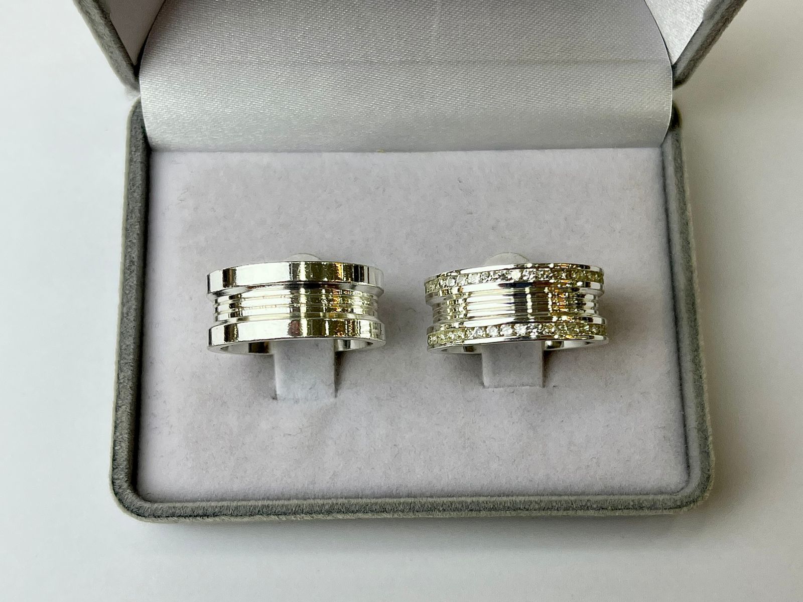 AG09 / AG09-1 : Aliança de Prata Reta com Pedras | Frisos | 9 mm | Par - Imagem 2