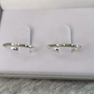 Aliança de Prata Reta com Pedras | Frisos | 2 mm | Par - Imagem 2